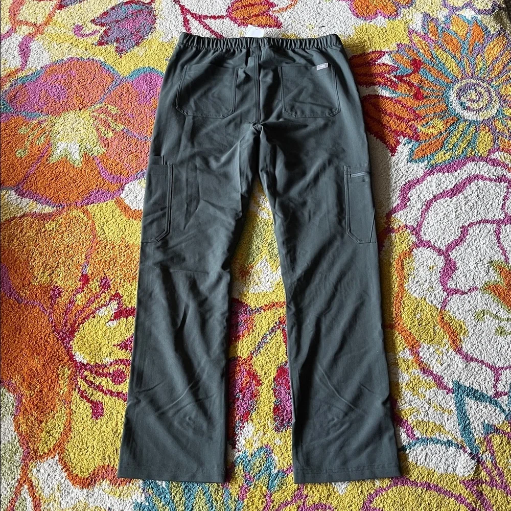 NWT MENS MEDIUM FIGS CAIRO SCRUB PANTS